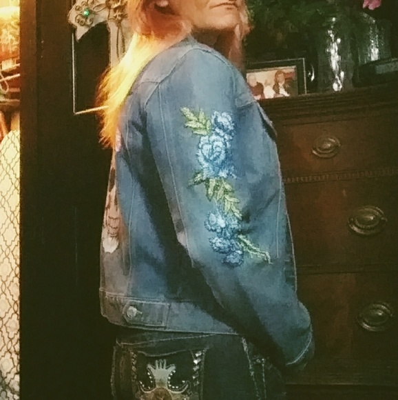 Skull blue jean jacket - Picture 7 of 8